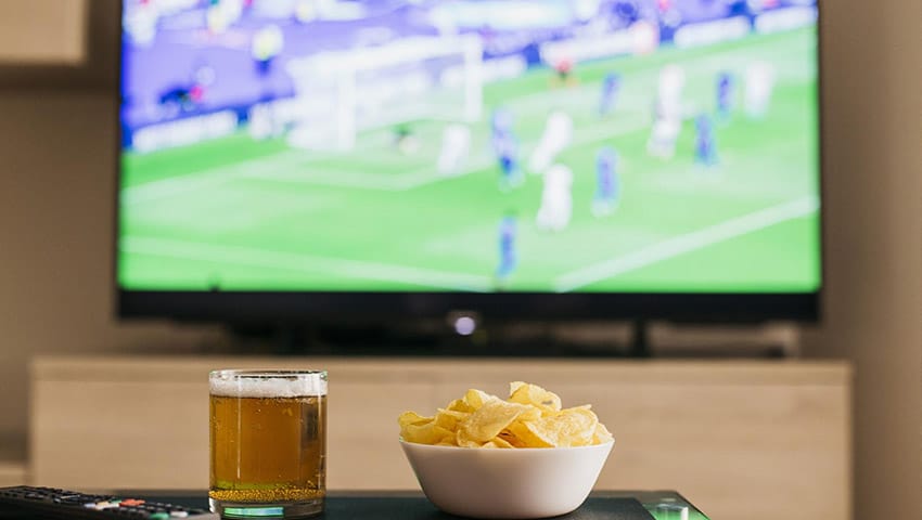 futebol e churrasco com amigos